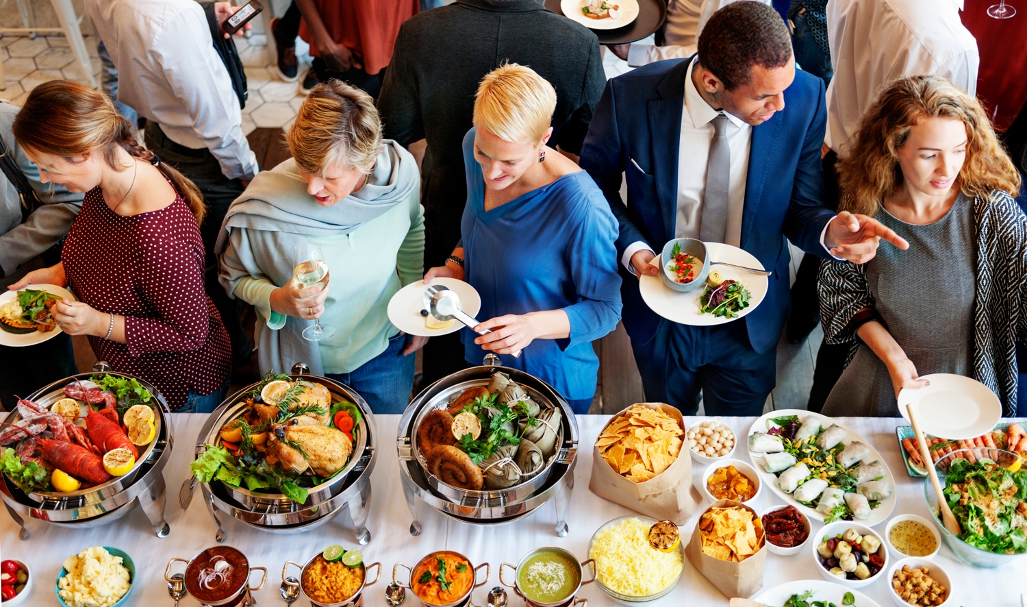koldtbord og varme retter levert av erfarne Kokkeliten Catering